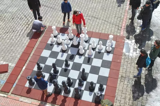 Ağrılı Çocukların Satranç Takımı Sevinci Ağrılı Çocukların Satranç Takımı Sevinci