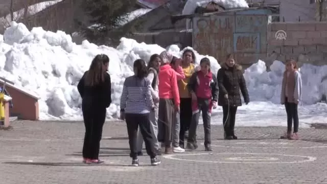 Ağrılı Çocukların Satranç Takımı Sevinci Ağrılı Çocukların Satranç Takımı Sevinci