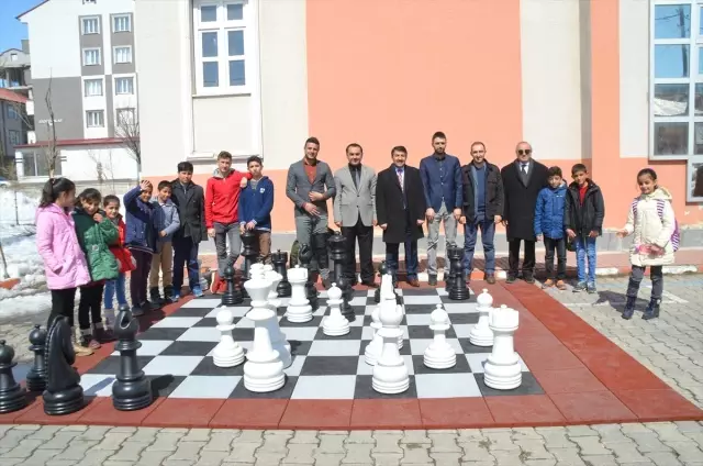 Ağrılı Çocukların Satranç Takımı Sevinci Ağrılı Çocukların Satranç Takımı Sevinci