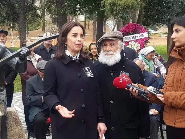 Aşık Veysel, Vefatının 46'ncı Yılında Gülhane Parkı'nda Anıldı Aşık Veysel, Vefatının 46'ncı Yılında Gülhane Parkı'nda Anıldı