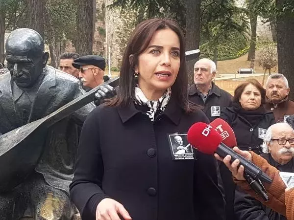 Aşık Veysel, Vefatının 46'ncı Yılında Gülhane Parkı'nda Anıldı Aşık Veysel, Vefatının 46'ncı Yılında Gülhane Parkı'nda Anıldı
