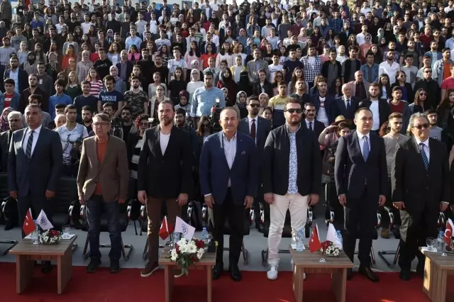 Bakan Çavuşoğlu, Diriliş Ertuğrul Dizi Ekibiyle Söyleşiye Katıldı
