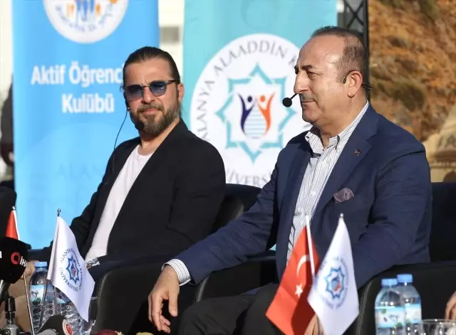 Bakan Çavuşoğlu, Diriliş Ertuğrul Dizi Ekibiyle Söyleşiye Katıldı Bakan Çavuşoğlu, Diriliş Ertuğrul Dizi Ekibiyle Söyleşiye Katıldı