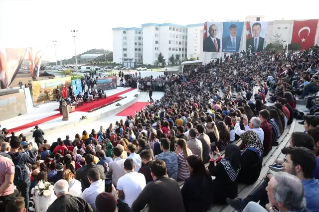 Bakan Çavuşoğlu, Diriliş Ertuğrul Dizi Ekibiyle Söyleşiye Katıldı