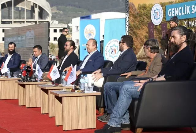 Bakan Çavuşoğlu, Diriliş Ertuğrul Dizi Ekibiyle Söyleşiye Katıldı Bakan Çavuşoğlu, Diriliş Ertuğrul Dizi Ekibiyle Söyleşiye Katıldı