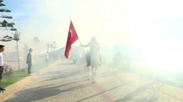 Bakan Çavuşoğlu, Diriliş Ertuğrul Dizi Ekibiyle Söyleşiye Katıldı Bakan Çavuşoğlu, Diriliş Ertuğrul Dizi Ekibiyle Söyleşiye Katıldı
