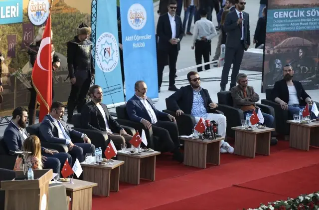 Bakan Çavuşoğlu, Diriliş Ertuğrul Dizi Ekibiyle Söyleşiye Katıldı