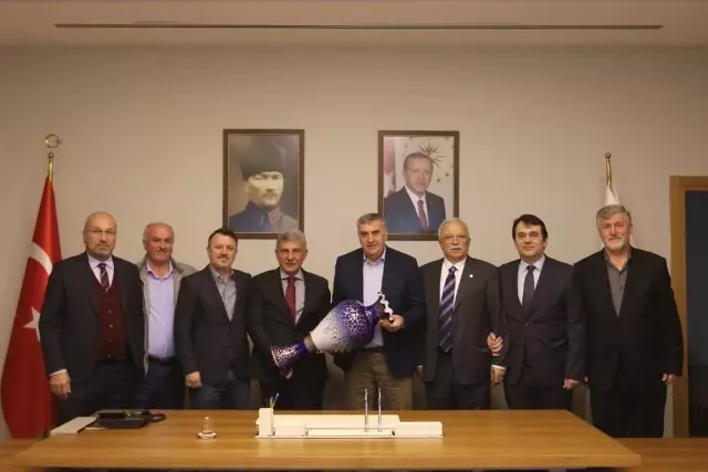 Başkan Toçoğlu Akyazı Ticaret ve Sanayi Odası Üyeleri ile 3. Osb Yönetimini Makamında Ağırladı