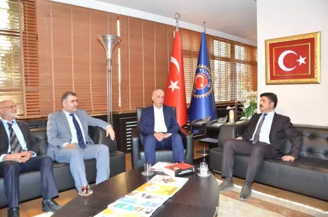 Btp Adayı Pak'tan Türk-İş'e Ziyaret