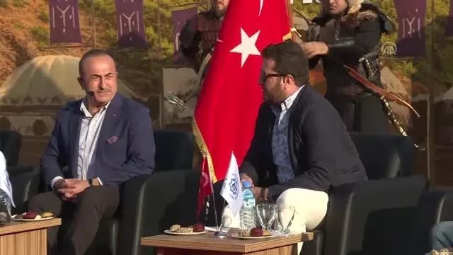 Çavuşoğlu: '(Maduro) 'Bu Dizi Gerçek İslamiyet'i Öğretiyor ve Belki Bir Gün Bu Dizi Sayesinde... Çavuşoğlu: '(Maduro) 'Bu Dizi Gerçek İslamiyet'i Öğretiyor ve Belki Bir Gün Bu Dizi Sayesinde...