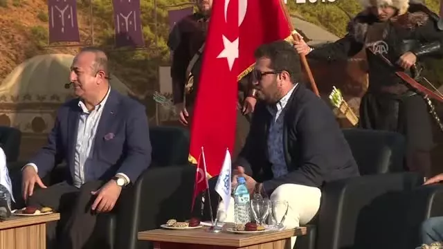 Çavuşoğlu: '(Maduro) 'Bu Dizi Gerçek İslamiyet'i Öğretiyor ve Belki Bir Gün Bu Dizi Sayesinde... Çavuşoğlu: '(Maduro) 'Bu Dizi Gerçek İslamiyet'i Öğretiyor ve Belki Bir Gün Bu Dizi Sayesinde...