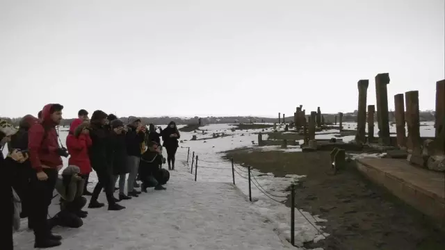 Kayserili Öğrenciler Ahlat'ın Tarihi Mekanlarını Fotoğrafladı Kayserili Öğrenciler Ahlat'ın Tarihi Mekanlarını Fotoğrafladı