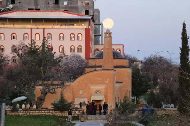 Siirt'teki 'Işık Hadisesi' İzlendi Siirt'teki 'Işık Hadisesi' İzlendi