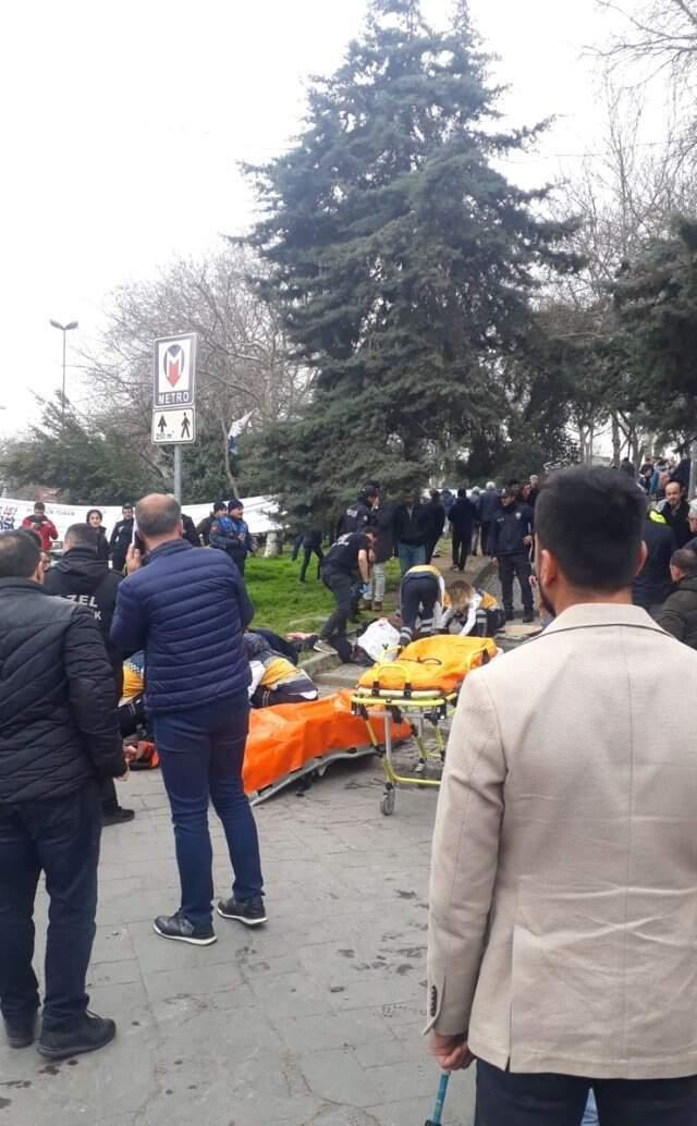 Son Dakika! İstanbul'da Halk Otobüsü Yayalara Çarptı! Çok Sayıda Yaralı Var