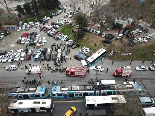 Son Dakika! İstanbul'da Halk Otobüsü Yayalara Çarptı! Çok Sayıda Yaralı Var