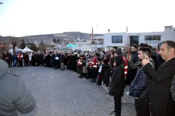 Tillo'da 'Işık Hadisesi' İlgiyle İzlendi Tillo'da 'Işık Hadisesi' İlgiyle İzlendi