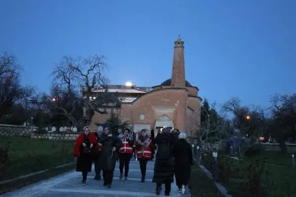 Tillo'da 'Işık Hadisesi' İlgiyle İzlendi Tillo'da 'Işık Hadisesi' İlgiyle İzlendi