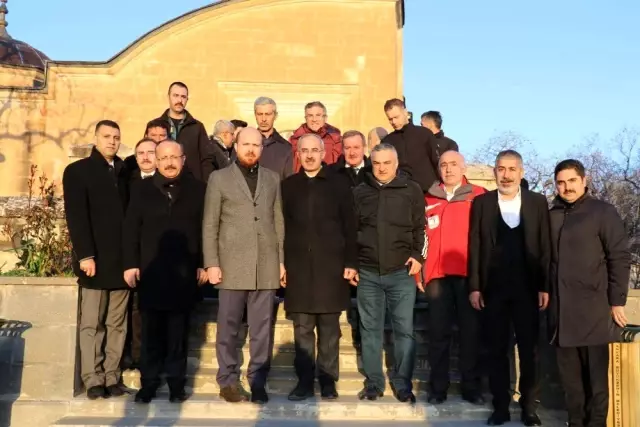 Unesco Dünya Mirası Listesi'ne Eklenen 'Işık Hadisesi' Yoğun İlgiyle İzlendi Unesco Dünya Mirası Listesi'ne Eklenen 'Işık Hadisesi' Yoğun İlgiyle İzlendi