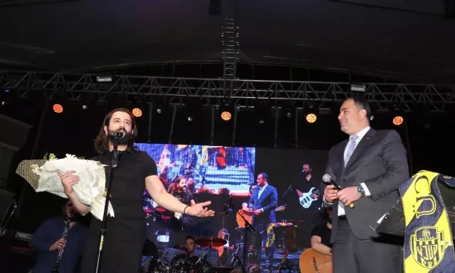 Zafertepe'nin Yeni İmar Planı Koray Avcı Konseriyle Kutlandı