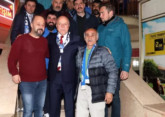 Başkan Sekmen Erzurumspor Taraftarlarıyla Buluştu Başkan Sekmen Erzurumspor Taraftarlarıyla Buluştu