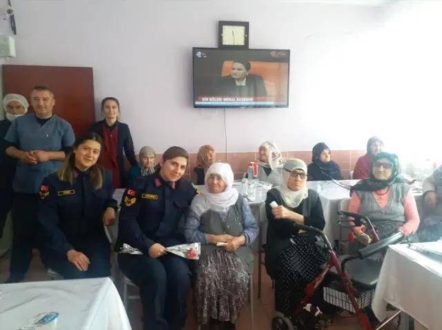 Jandarmadan Huzurevine Ziyaret