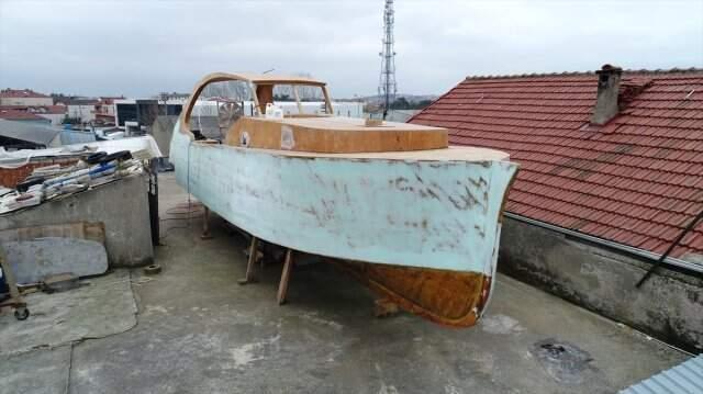 Milyonluk Tekneyi İş Yerinin Çatısında Yapıyor