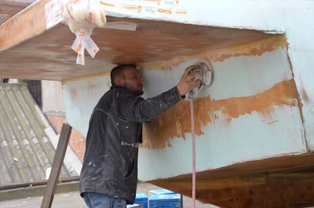 Milyonluk Tekneyi İş Yerinin Çatısında Yapıyor