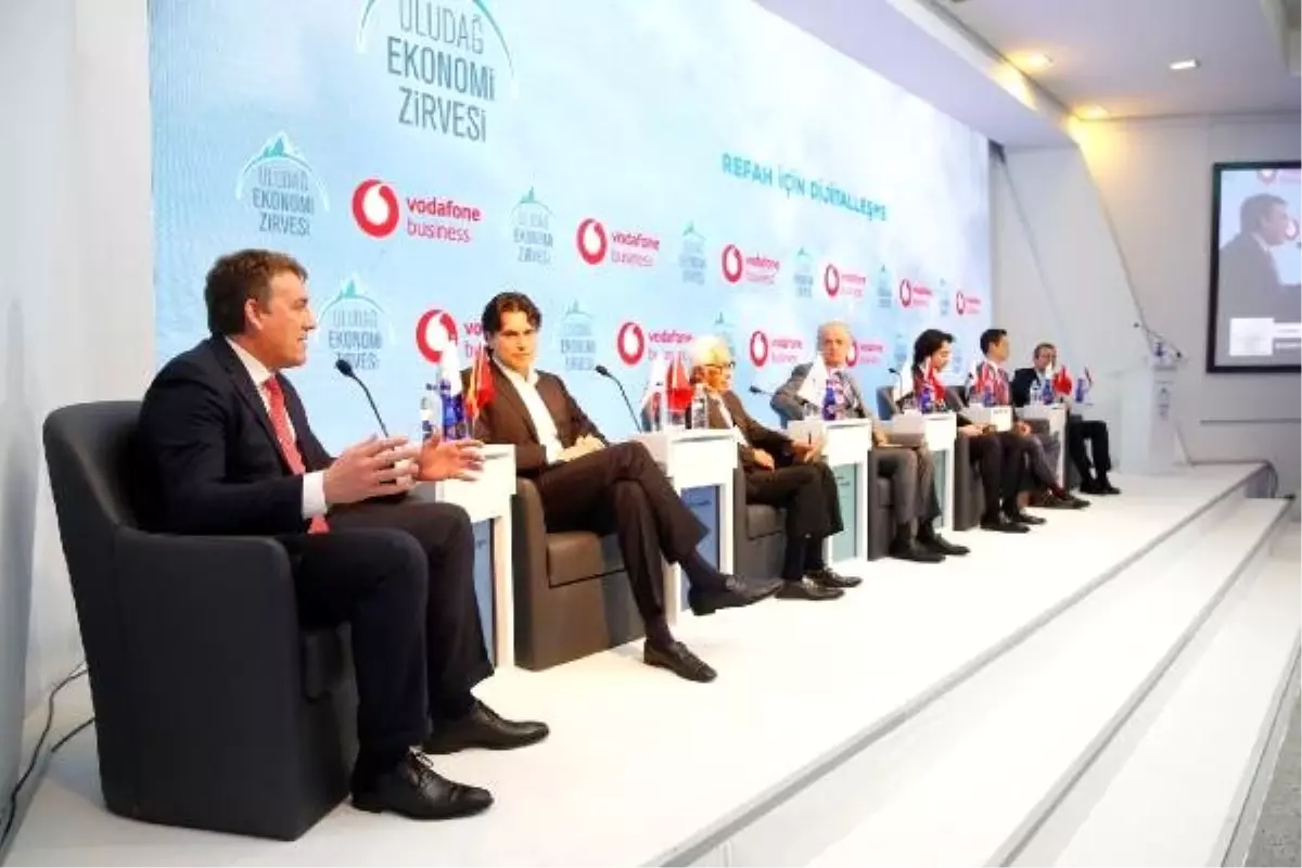 Uludağ Ekonomi Zirvesi'nde 'Refah İçin Dijitalleşme' Oturumu Gerçekleşti