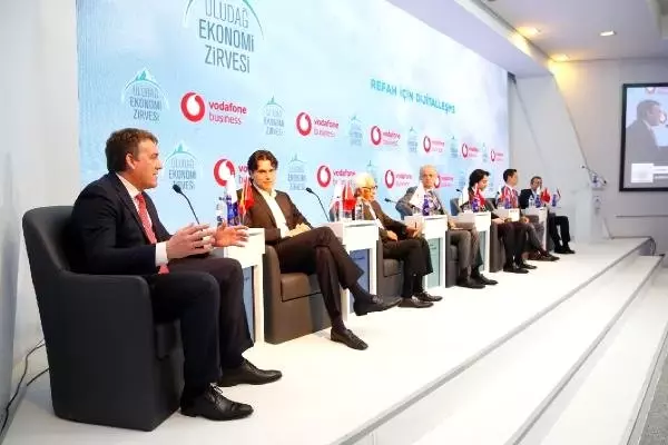 Uludağ Ekonomi Zirvesi'nde 'Refah İçin Dijitalleşme' Oturumu Gerçekleşti Uludağ Ekonomi Zirvesi'nde 'Refah İçin Dijitalleşme' Oturumu Gerçekleşti