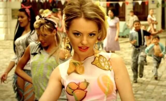 Ünlü Sanatçı Alexandra Stan Altın Palmiyesini Almaya Geliyor!