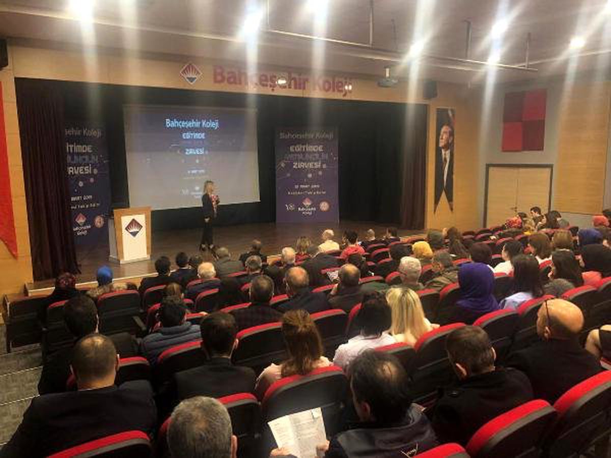 Bahçeşehir Koleji 'Eğitimde Yenilikçilik Zirvesi' Düzenledi
