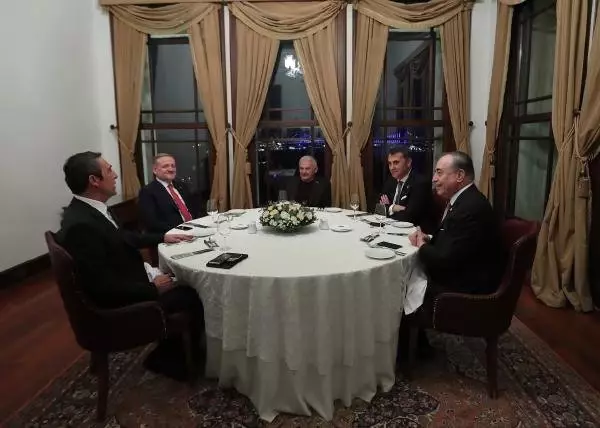 Binali Yıldırım 'Futbolla' Buluştu Binali Yıldırım 'Futbolla' Buluştu
