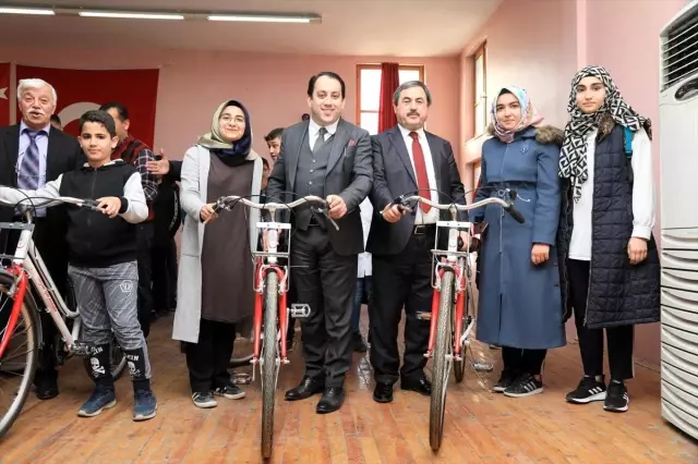 Darende'de 40 Bisiklet Dağıtıldı