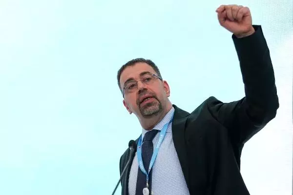 Daron Acemoğlu Uludağ Ekonomi Zirvesi'nde Konuştu Daron Acemoğlu Uludağ Ekonomi Zirvesi'nde Konuştu
