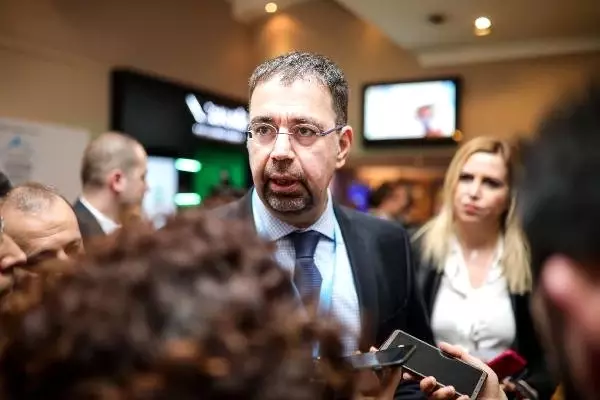 Daron Acemoğlu Uludağ Ekonomi Zirvesi'nde Konuştu Daron Acemoğlu Uludağ Ekonomi Zirvesi'nde Konuştu
