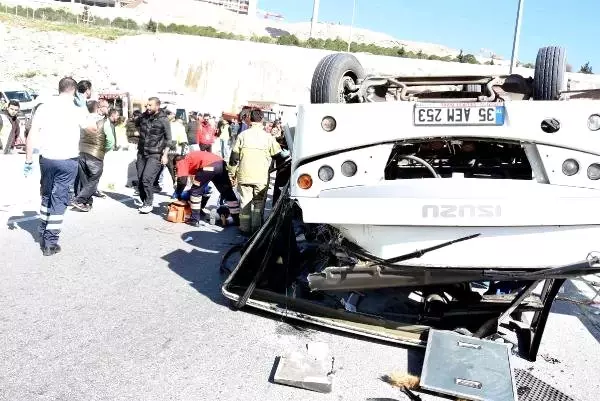 İzmir'deki Servis Kazasında Yaralılardan 9'unun Tedavisi Sürüyor
