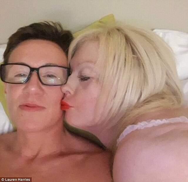 Televizyon Yıldızı Lauren Harries, Sevgilisiyle İlişkiye Girerken Yanlışlıkla Canlı Yayın Yaptı