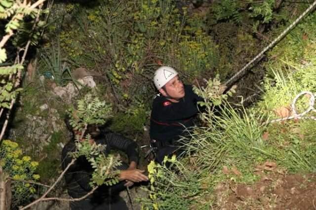 Dilek Feneri Uçurmak İsterken Uçurumdan Düştü