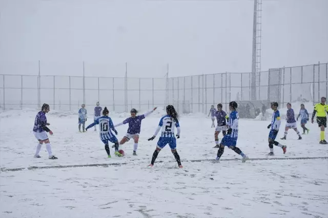 Futbol: Kadınlar 1. Ligi Futbol: Kadınlar 1. Ligi