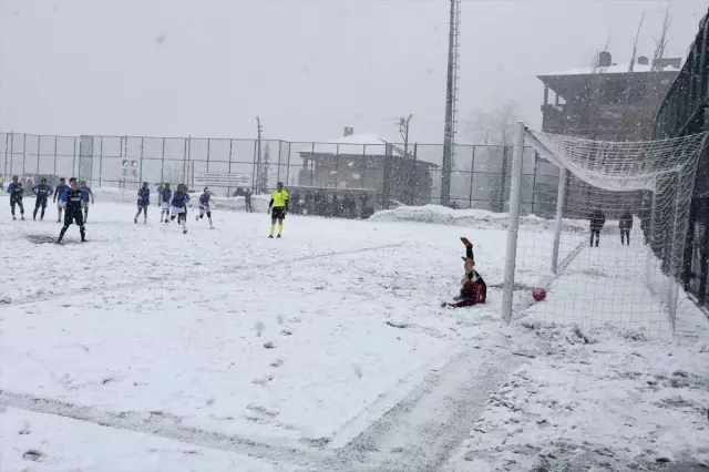 Futbol: Kadınlar 1. Ligi Futbol: Kadınlar 1. Ligi