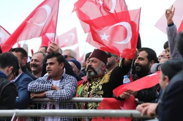 İstanbul'da Tarihi Gün! Yüz Binler Yenikapı Miting Alanına Akın Ediyor