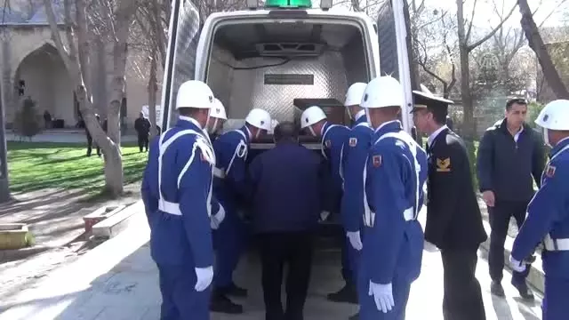 Kazada Yaşamını Yitiren Komando Doğan, Toprağa Verildi Kazada Yaşamını Yitiren Komando Doğan, Toprağa Verildi