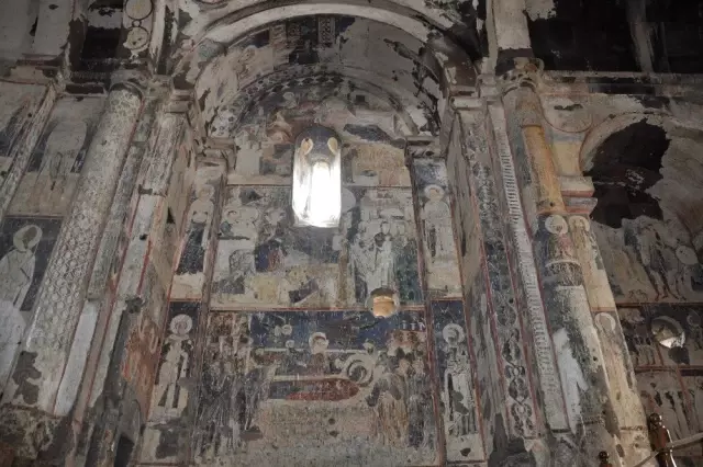 40 Kapılı Kent Ani'ye Yoğun İlgi 40 Kapılı Kent Ani'ye Yoğun İlgi