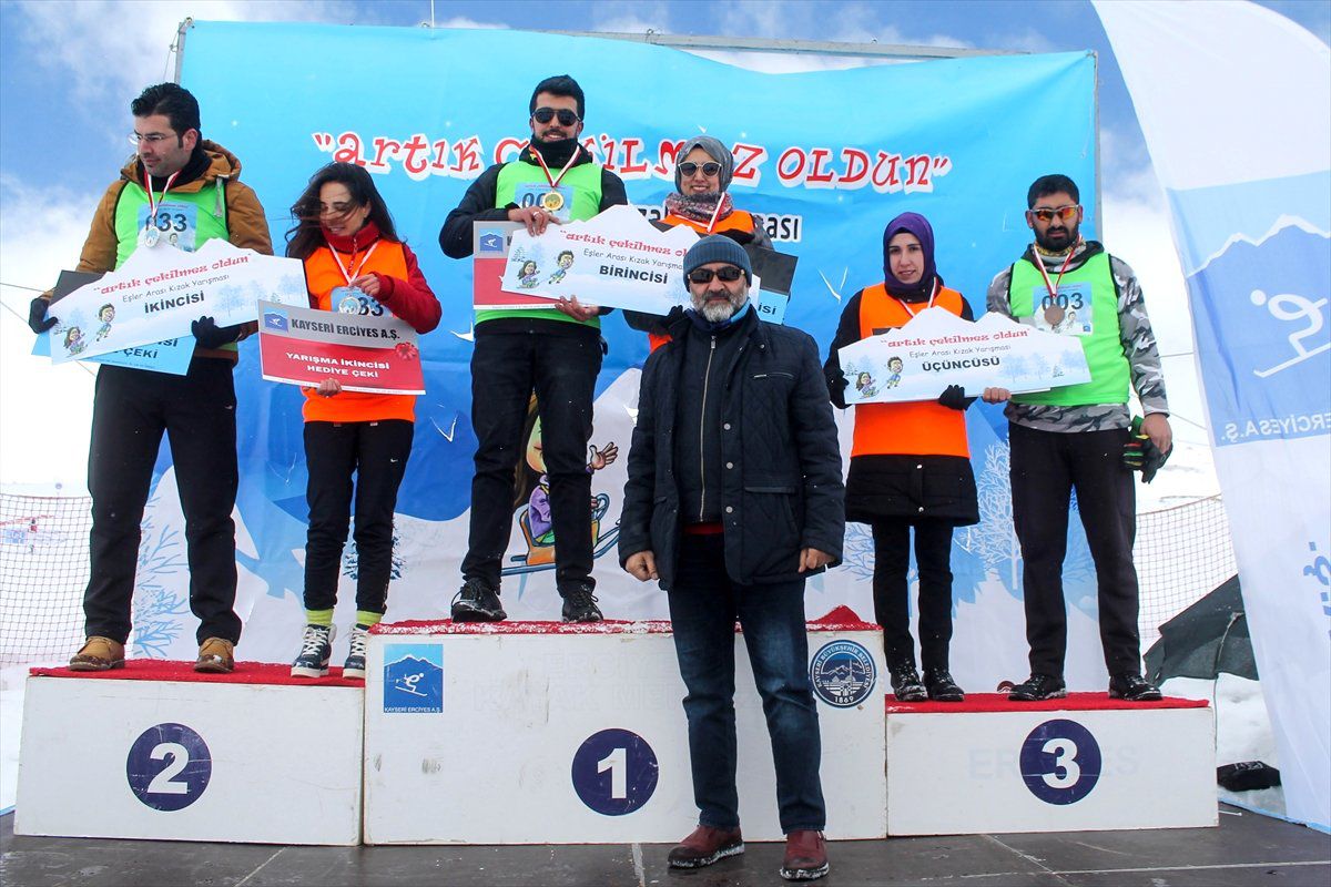 Eşler Arasında 'Artık Çekilmez Oldun' Yarışı