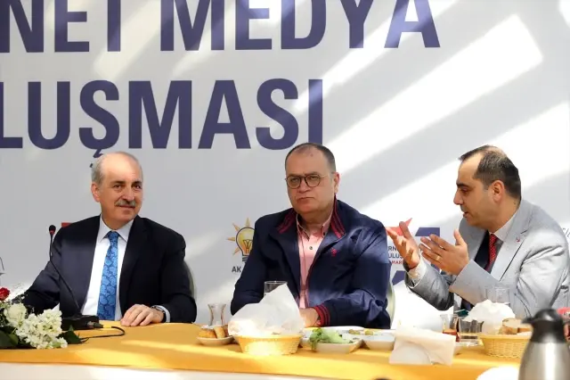 Kurtulmuş, İnternet Medyası Temsilcileriyle Bir Araya Geldi Kurtulmuş, İnternet Medyası Temsilcileriyle Bir Araya Geldi