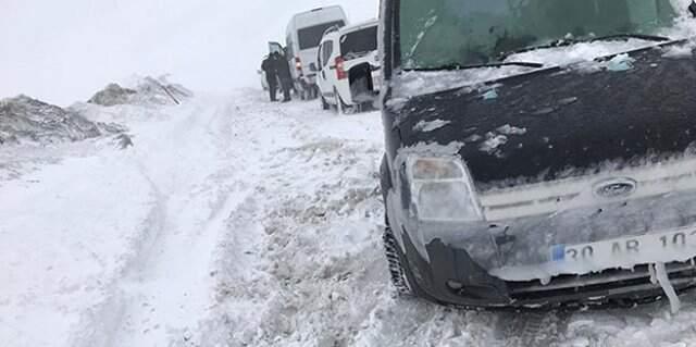 Van-Hakkari Karayolunda Çığ Düştü! Olay Yerine Kurtarma Ekipleri Sevk Edildi