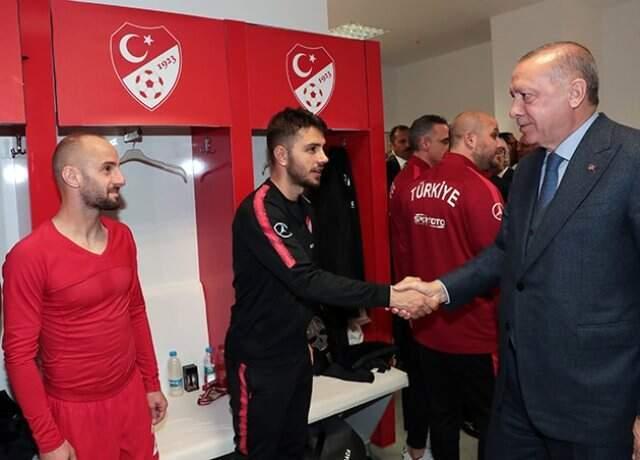 Cumhurbaşkanı Erdoğan, Maçın Ardından Soyunma Odasına İndi