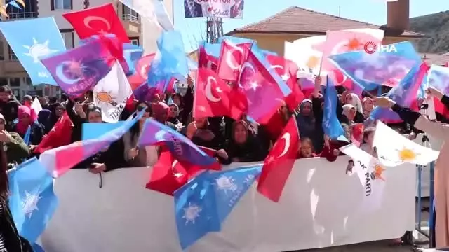 Cumhurbaşkanı Yardımcısı Oktay, A Milli Futbol Takımı'nı Tebrik Etti