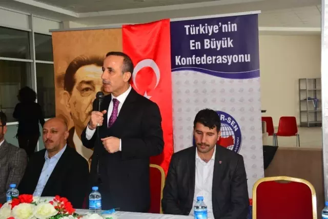 Eğitim Bir-Sen'den 'Bitlis'in Dünü Bugünü ve Yarını' Konferansı Eğitim Bir-Sen'den 'Bitlis'in Dünü Bugünü ve Yarını' Konferansı