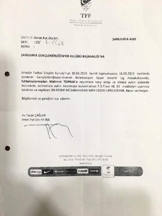 Federasyon, Taraftara Cinsel Organını Gösteren Futbolcuya Cezayı Kesti